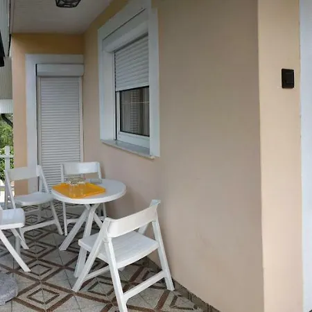 Oazis Διαμέρισμα Szántód